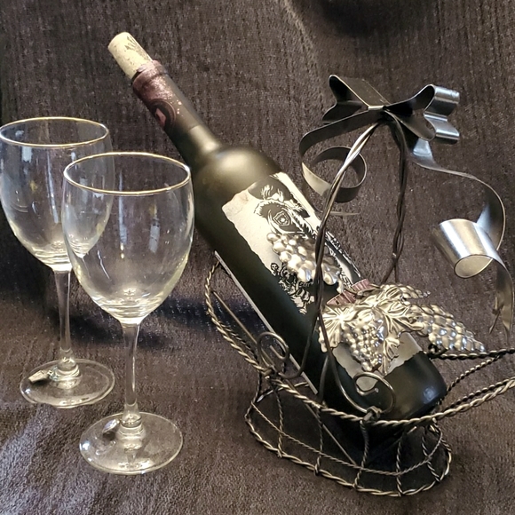 Wine caddy (nwot) - Picture 1 of 3